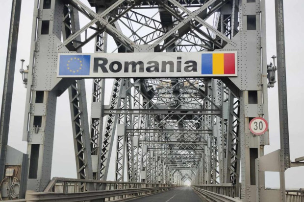 Важно от АПИ: Промени в движението на Дунав мост при Русе за аварийно изкърпване